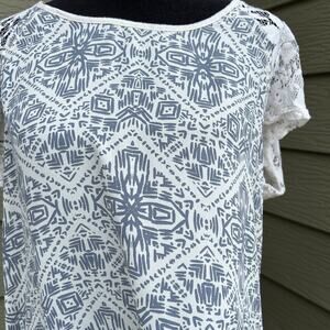 JOLT, T-shirt style top with lace sleeves & hem, women's size XL